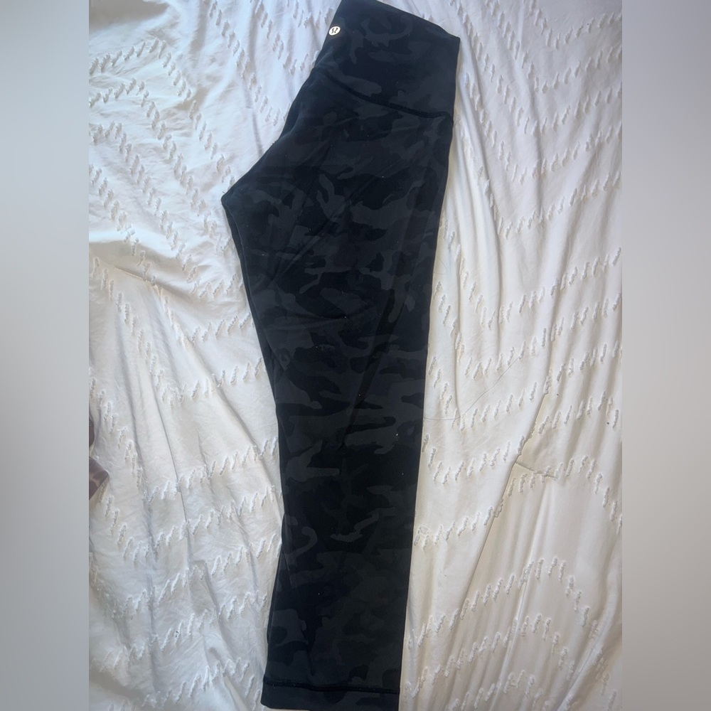 Lululemon black army print crop leggings